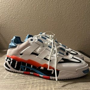 NEW Adidas Niteball - Big Logo Men’s size 8